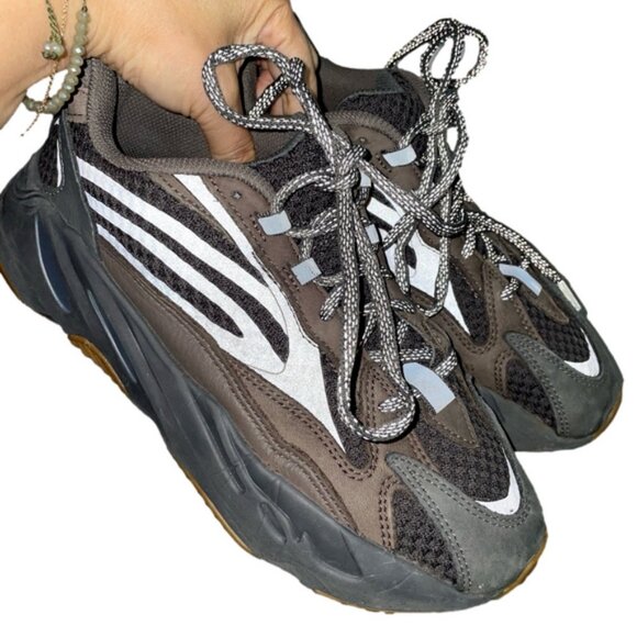 adidas Yeezy Boost 700 V2 Sneakers -  Women's 7 / Men's 6 (2019) - Picture 3 of 12